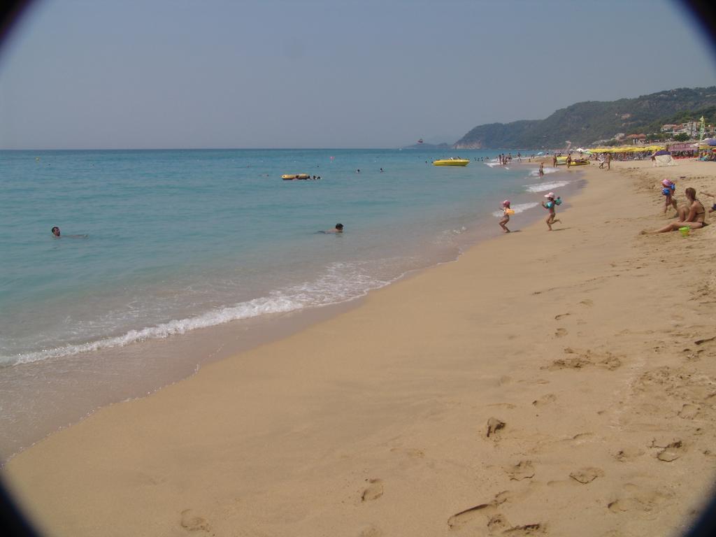 Whitesands Beach Resort Paralia Vrachou Luaran gambar
